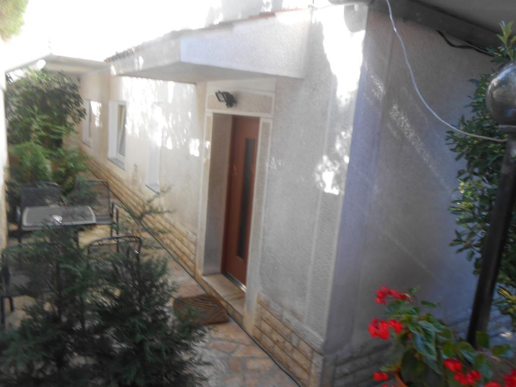 Apartments And Rooms Lago Rupa Exterior photo